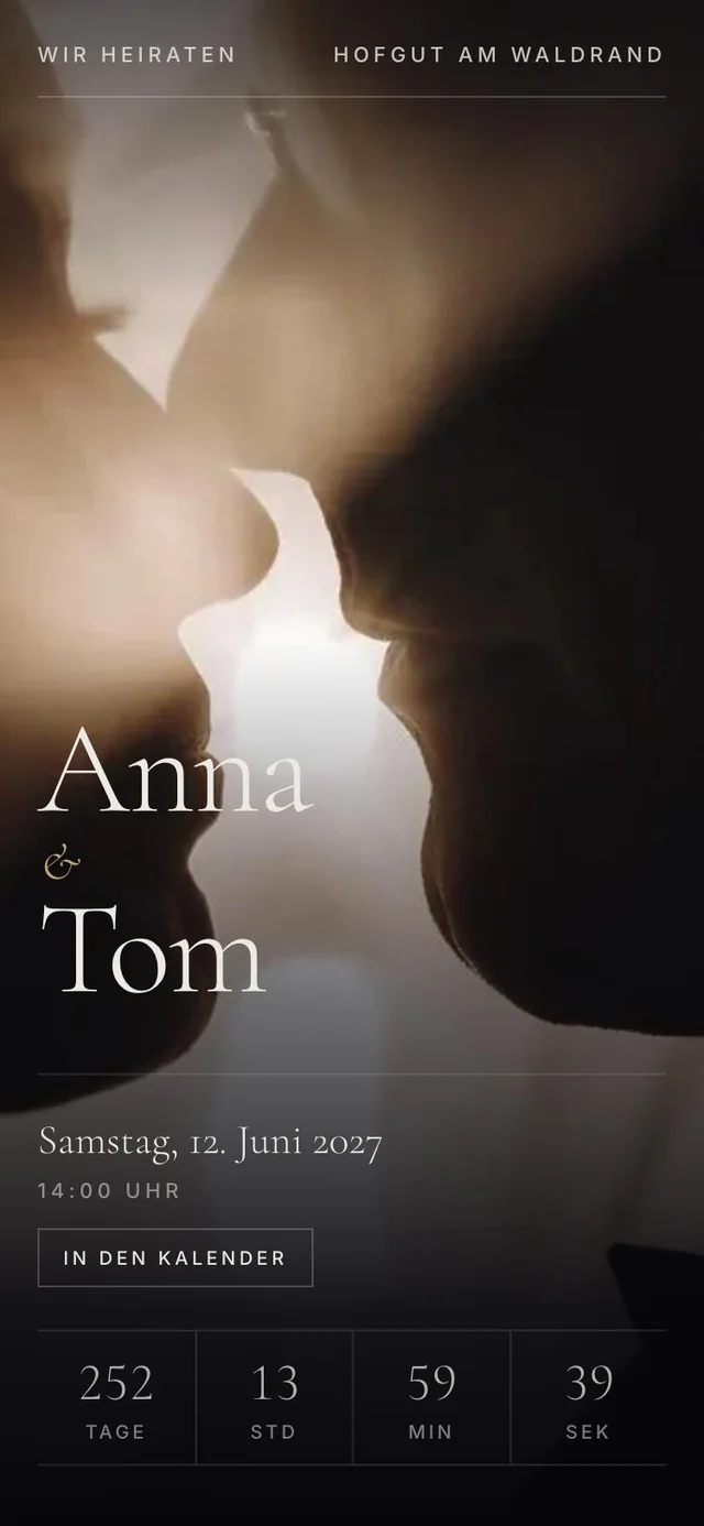 Beispiel einer Gästeseite am Handy: Wir heiraten, Anna und Tom über einem Foto im Gegenlicht, darunter Datum, In den Kalender und ein Countdown